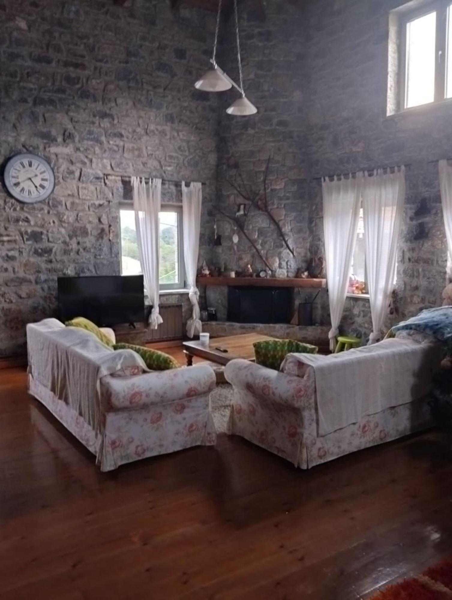 Vitina Number 5 Apartment Bagian luar foto